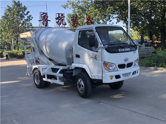 想要開(kāi)好混凝土攪拌車(chē)下面幾條規(guī)矩不能少!