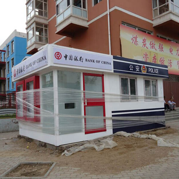 成都交警崗?fù)?/></p><p>二、尺寸：</p><p>警察員額的規(guī)模取決于其安置面積和工作人數(shù)。車站鐵警崗?fù)ゎ伾捎枚喾N搭配方式，可根據(jù)實(shí)際用途及建筑物風(fēng)格個(gè)性化選擇相應(yīng)的配套設(shè)施。高速交警崗?fù)げ捎孟冗M(jìn)的氬弧精焊技術(shù)和特殊防水工藝，克服了普通產(chǎn)品防水性能差的缺陷。治安警用崗?fù)ぷ置胬斫饩褪菎徤诠ぷ鞯男》孔印Ｔ谲噲?chǎng)管理中，崗?fù)こ３Ｒ卜Q之為收費(fèi)亭，是停車場(chǎng)管理人員收取停車費(fèi)的工作場(chǎng)所，除此以外還可用作小區(qū)保安門衛(wèi)值班室，在部隊(duì)是士兵站崗的地方，內(nèi)部配置收費(fèi)電腦等收費(fèi)平臺(tái)。</p><p>三、顏色：</p><p>交警崗?fù)ね庥^的顏色信息一般的要與其放置的環(huán)境相融合。所以我們選擇社區(qū)交警崗?fù)ゎ伾雌渲車沫h(huán)境，這樣學(xué)生才能充分體現(xiàn)中國(guó)交警崗?fù)さ拿烙^度</p><p>四、外觀：</p><p>警務(wù)正方形，橢圓形，不規(guī)則的，環(huán)形的，并且其他模型展臺(tái)外觀，根據(jù)周圍的個(gè)人愛好和環(huán)境這一般可達(dá)的決定。</p><p>五、配置：</p><p>成都交警崗?fù)び猛静煌渲貌煌?.這應(yīng)根據(jù)警察所使用的面積及其使用情況來確定。</p><p>以上五點(diǎn)是定制交警崗?fù)さ囊恍﹩栴}主要工作要點(diǎn)，希望能給社會(huì)有用的人士可以帶來一點(diǎn)建議。</p>  <p>
    網(wǎng)站欄目：<a href=