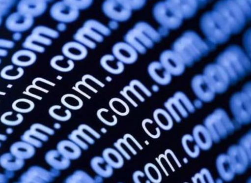 com域名