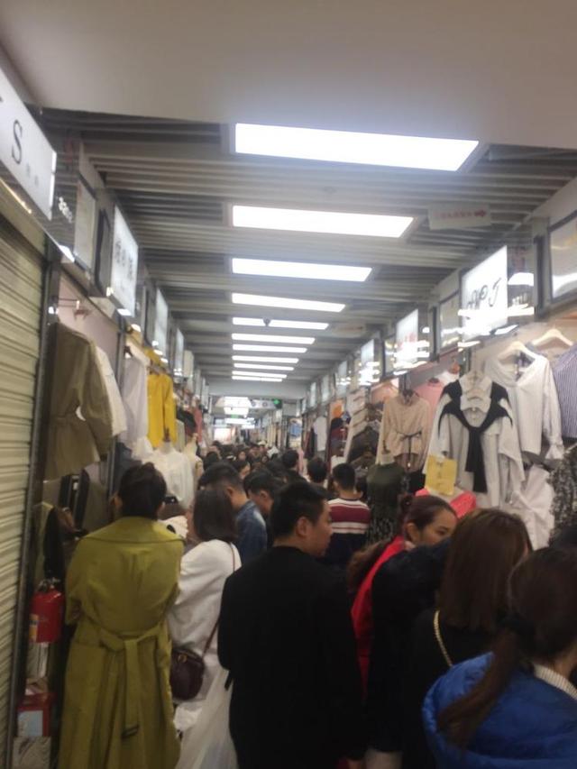 APP開發(fā)女裝批發(fā),打開傳統(tǒng)市場新局面 APP開發(fā)女裝批發(fā),打開傳統(tǒng)市場新局面