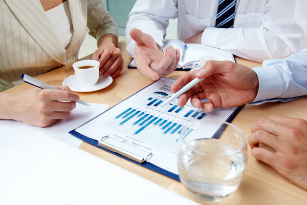 漫畫：什么是公有云、私有云和混合云？