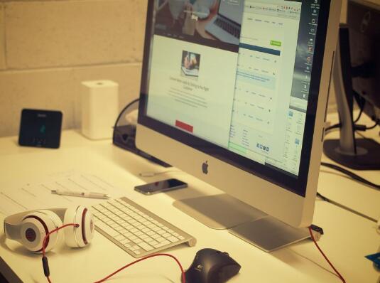 建設網站請不要隨便作一個 LOGO. 建設網站請不要隨便作一個 LOGO.